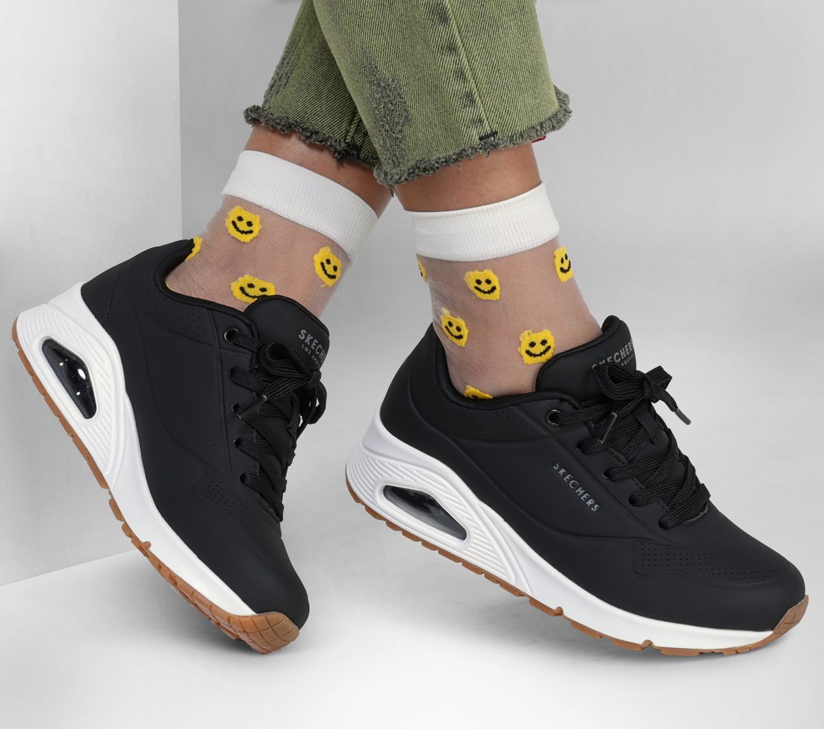 Skechers Women UNO - Stand on Air