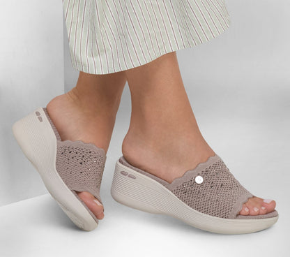 Skechers Women Martha Stewart: Pier-Lite - Light Essence