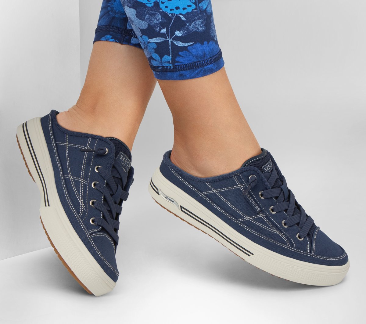 Skechers Women Arch Fit Arcade - Find Ya There