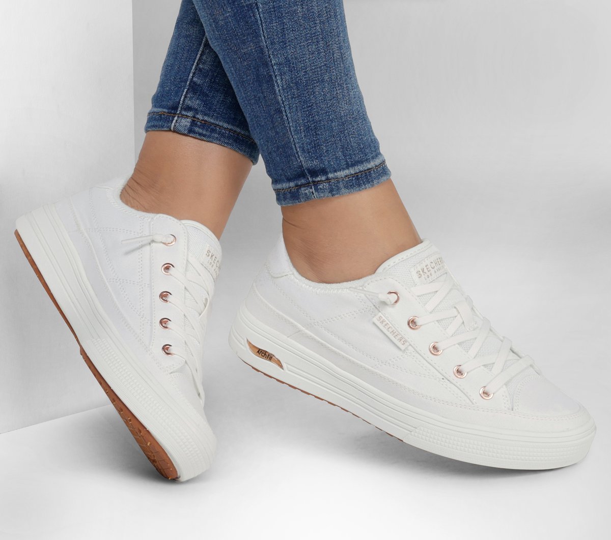 Skechers Women Arch Fit Arcade - Meet Ya There