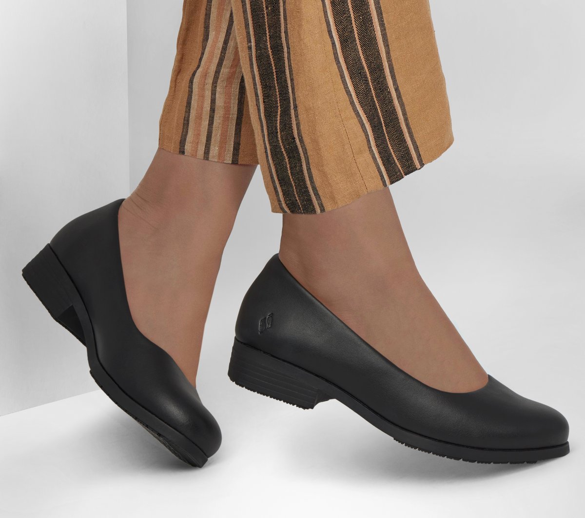 Skechers Women Work: Naulia