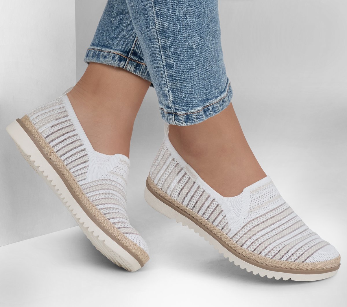 Skechers Women BOBS Flexpadrille LO -So Chic