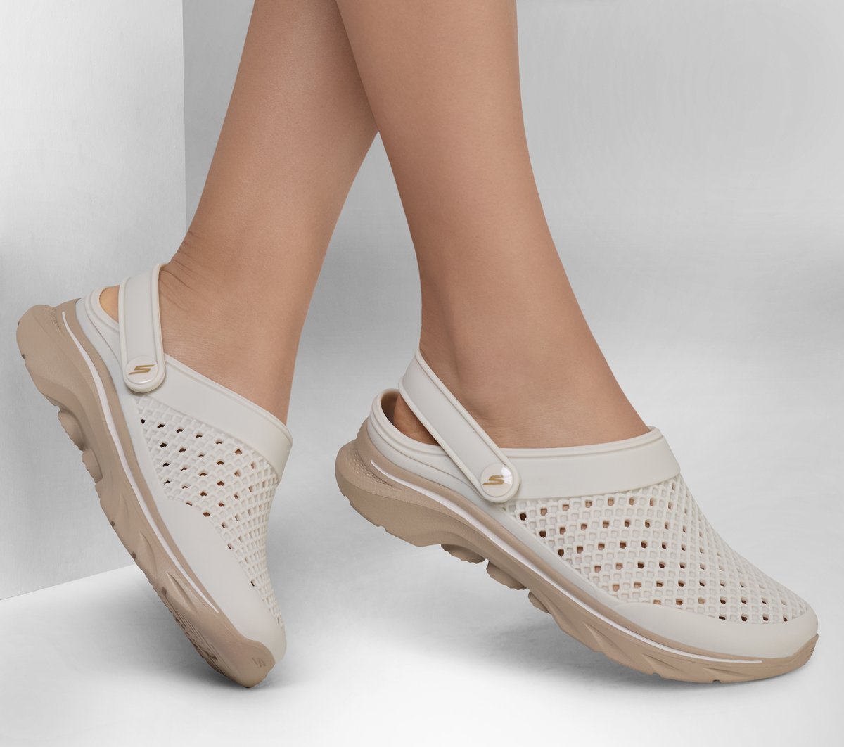 Skechers Women Foamies: GO WALK 7 - Joyous